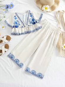 SHEIN Conjunto de 2 piezas de chaqueta de punto con estampado floral y pantalones casuales holgados para niña - Blanco - Ver 2