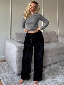 DAZY 女士休闲字母刺绣修身针织上衣和天鹅绒宽松长裤家居服套装，舒适秋冬装 - 灰色 - 查看 6