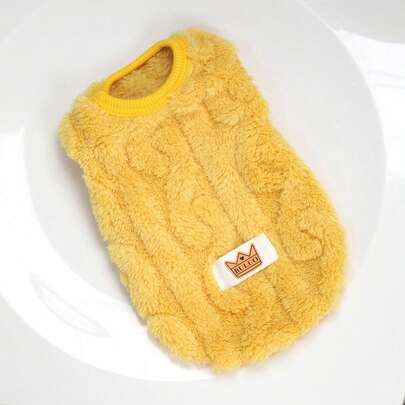 ペットウェア。小型犬や猫が冬に着用できる厚手で暖かいぬいぐるみベスト。外で楽しく遊べるドッグウェア。