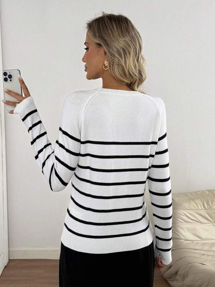 Autumn/Winter Warm Back To School Collegiate Style Black & White Striped Long Sleeve Sweater For Women
