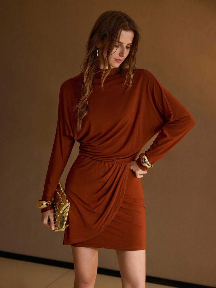 Damen Strickkleid mit Rollkragen, geraffter Wickeloptik und Bodycon-Passform