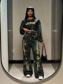 Slaydiva 2025 Winter New Style Christmas New Year Birthday Party Banquet Preppy Style Student Wear Everyday Street Basic Versatile Casual Cruise Travel Influencer Hot Style Street Style Elegant Commuter Business Casual Club Punk Racing Girlish Cool Motorcycle Style Letter Slogan Pattern Round Neck Long Sleeve Cropped Loose Top + Camouflage Letter Print Loose Straight Pants Autumn And Winter Set Christmas Set New Year Set Women's Two-Piece Set