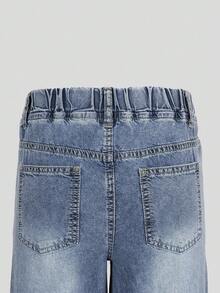 SHEIN Denimly 新款春夏女款宽松浅蓝色牛仔阔腿牛仔裤，柔软的牛仔面料如云朵般包裹，爱心刺绣细节，松紧腰身设计穿着舒适，适合校园、街头、约会、户外活动、日常穿着 - 深色水洗藍 - 查看 5