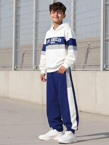 SHEIN Explorewe 2件套男童条纹图案印花运动衫和运动裤套装，休闲校园风格 - 藍色 - 查看 3