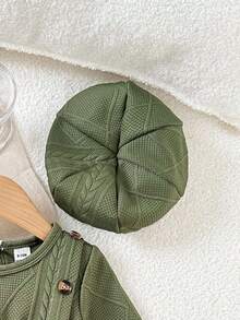 秋春季女宝宝时尚简约纽扣细节荷叶边长袖圆领连衣裙配贝雷帽日常装 - 軍綠色 - 查看 3