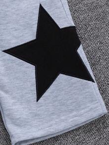 SHEIN 2 件婴幼儿休闲时尚运动灰色连帽长袖夹克，袖子上有黑色星星刺绣，搭配同色灰色裤子，适合上学和日常穿着，春秋季 - 灰色 - 查看 8