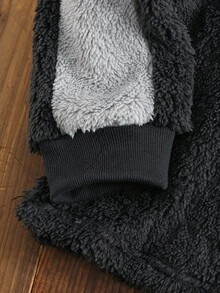 1 套青少年男童睡衣，休闲时尚高端浅灰色拼接深灰色精细字母刺绣设计，加厚毛绒面料圆领长袖上衣和长裤，秋冬家居服套装