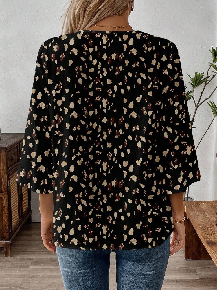 Women's 3/4 Sleeve V-Neck Work Blouse,Black And White Floral Print Boho Shirts,Autumn Vacation Holiday Spring Tops New Year Party
