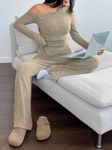 SHEIN Unity 女士不对称肩部毛绒T恤+阔腿低腰裤两件套，冬季休闲家居服 - 杏色 - 查看 4