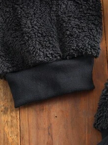 1 套青少年男童睡衣，休闲时尚高端浅灰色拼接深灰色精细字母刺绣设计，加厚毛绒面料圆领长袖上衣和长裤，秋冬家居服套装