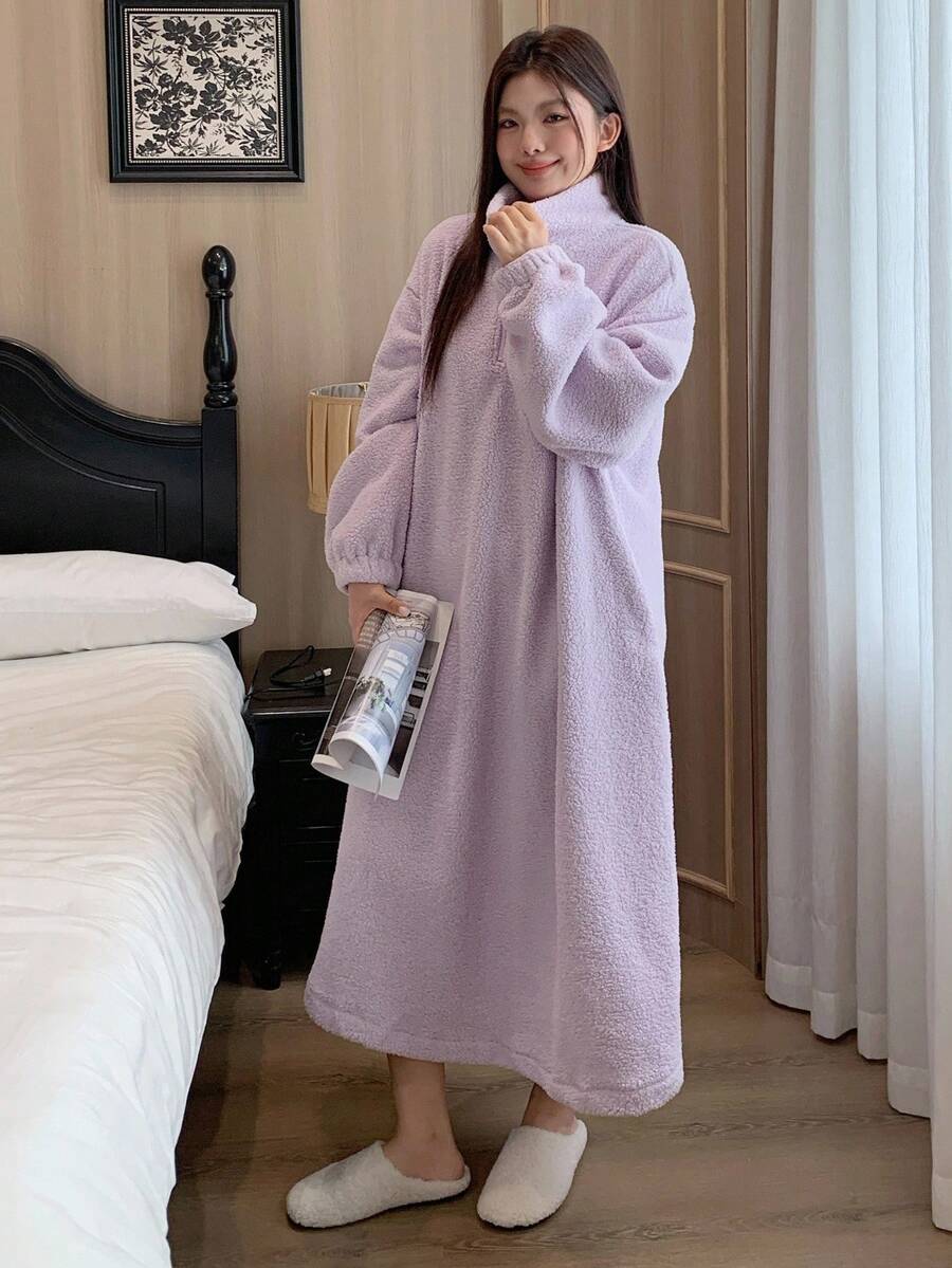 Dazy Plus Vestido de dormir de manga larga con cremallera media, de ajuste holgado y forrado térmico, en un lindo y suave color morado, adecuado para otoño/invierno, atuendo acogedor y esponjoso