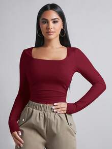 SHEIN PETITE T-shirt à encolure dégagée et côtés froncés pour le printemps, Top rouge, Top bordeaux, Top rouge vin, Top bourgogne, Top rouge foncé, hauts à encolure carrée