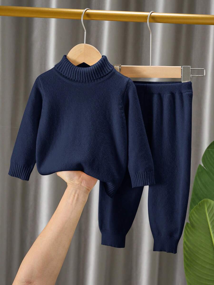 SHEIN 2 件套男婴/女婴百搭宽松柔软舒适高领毛衣和裤子套装,适合秋冬季 - 藏蓝色 - 查看 1