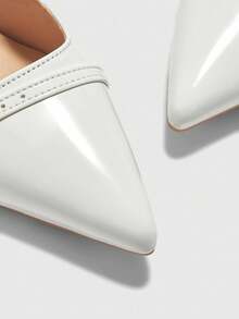 CUCCOO BIZCHIC Damen Spitze Kitten Heel Weiße Pumps, geeignet für Outdoor, Pendeln, Party, Bankett, Bürokleidung