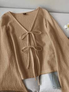 Blusa casual de mujer de unicolor con puños de lazo, mangas acampanadas, cuello en V, blusa con lazo delantero, top de punto con mangas acampanadas, top estilo Cottagecore, casual - Caqui - Ver 5