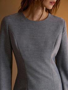 MOTF PREMIUM 纯色喇叭袖修身腰短款连衣裙 - 淺灰色 - 查看 2