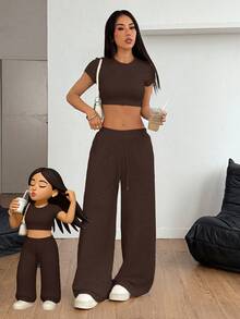 SHEIN PETITE 女款深棕色夏季休閒居家服兩件套，圓領短袖短版上衣搭配抽繩腰寬腿長褲，舒適兩件套，適合嬌小女性 - 棕色 - 查看 8