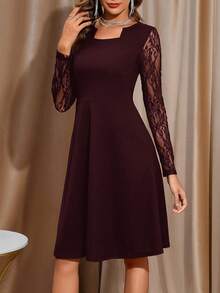 Amorya 袖子蕾丝拼接缺口领不对称下摆连衣裙 - 紫紅色 - 查看 4