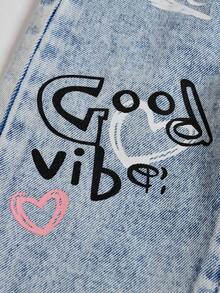 SHEIN Playful Pals Baby Mädchen Herz Schleife Slogan Graffiti Muster hellblaue verwaschen weite Jeans, bequemer elastischer Bund, essentiell für Frühling, Sommer, Herbst & Winter, modisch & vielseitig für Baby, Kleinkind kleines Mädchen, geeignet für Halloween, Musikfestival, Tag der Toten, Weihnachten, Thanksgiving