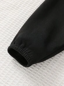 Cozy Pixies 2件套男婴字母印花圆领长袖连帽衫和松紧腰慢跑裤套装 - 灰色 - 查看 4