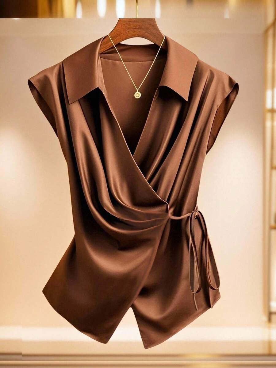 GlowEve CURVE Áo sơ mi không tay cỡ lớn có cổ xếp ly, mở phía trước và thắt nơ, thời trang cho các dịp tiệc tùng và trang trọng - Cà phê nâu - Xem 1