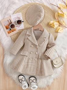 SHEIN 女婴西装领仿口袋A字连衣裙，搭配同款贝雷帽。经典翻领设计，搭配精致纯色纽扣和装饰性仿口袋，复古优雅。A字廓形适合各种体型的宝宝。无论是日常外出、公园玩耍还是休闲居家，都能完美驾驭，让您的小公主成为众人瞩目的焦点。 - 彩色 - 查看 10