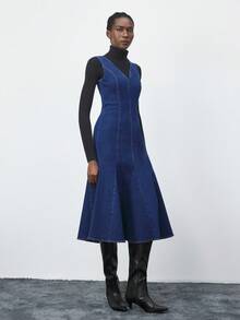 Maija Women's Dark Blue Denim Dress, Comfortable Stretch Denim V-Neck Dress, Layerable And Elegant Fishtail Hem For Autumn Wear - Medium Wash - View 7