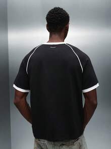 PLAYBOY X SUMWON 修身 T 恤圆领棉质平纹针织经典黑色 T 恤，撞色滚边，休闲夏季街头风格，基本款必备单品 - 黑色 - 查看 2