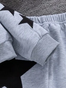 SHEIN 2 件婴幼儿休闲时尚运动灰色连帽长袖夹克，袖子上有黑色星星刺绣，搭配同色灰色裤子，适合上学和日常穿着，春秋季 - 灰色 - 查看 7