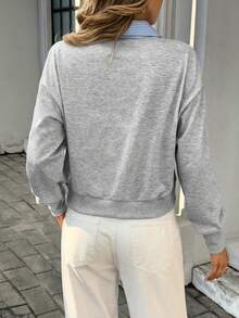 Chiquease Sudadera de mujer de nueva llegada en otoño 2025 con bloques de color gris-negro y rayas - Tela elástica transpirable, cierre de botones texturizados en el plastrón y puños acanalados, corte holgado con efecto estilizador, prenda práctica de otoño para el uso diario y el ocio de fin de semana - Multicolor - Ver 2