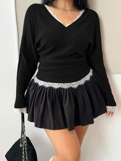 Vibekara Plus Size Women Batwing Sleeve T-Shirt Top, Patchwork Lace & Ribbed Casual Chic Pullover Black Ruffle Skirt Y2k Skirt Black Babydoll Top Short Skirt Set