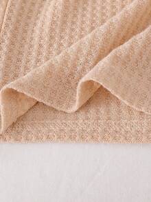 SHEIN Vintaside Kids 2 件套女婴休闲可爱华夫格衬衫上衣，樱桃和水果刺绣图案和牛仔裤套装，秋冬 - 杏色 - 查看 5