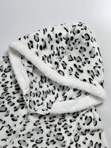 Elamini 1 件黑白休闲可爱撞色法兰绒保暖内衬印花豹纹心形拉链柔软运动衫夹克女款，开学季 - 黑與白 - 查看 7