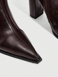 Daringsoles 女士时尚尖头带扣设计侧拉链高跟中筒靴 - 咖啡棕 - 查看 4