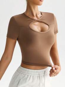 Slayform Slayform Camiseta deportiva de ajuste ceñido con abertura delantera retorcida y hueca de unicolor minimalista para mujer, de verano - Marrón - Ver 5
