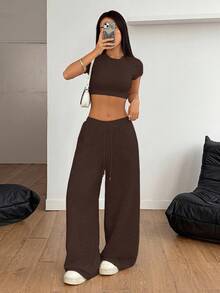 SHEIN PETITE 女款深棕色夏季休閒居家服兩件套，圓領短袖短版上衣搭配抽繩腰寬腿長褲，舒適兩件套，適合嬌小女性 - 棕色 - 查看 5