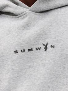 PLAYBOY X SUMWON 短款兔子标志连帽衫街头经典套头运动衫时尚图形印花都市冬季秋季必备家居服个性单品 - 灰色 - 查看 5