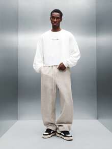 PLAYBOY X SUMWON Raw Edge Cropped Sweatshirt With Drop Shoulder Long Sleeve Ribbed Cuff Casual Loungewear Pullover Fall Winter Streetwear