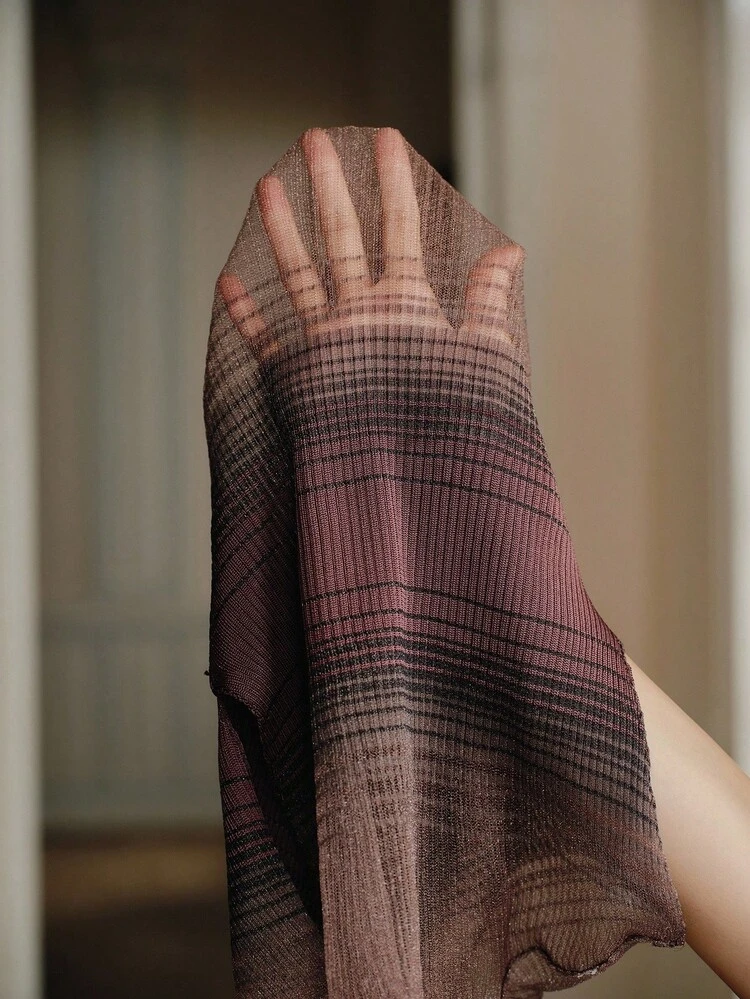 Blusa de mujer con mangas cortas, ajustada y elástica con efecto degradado semitransparente