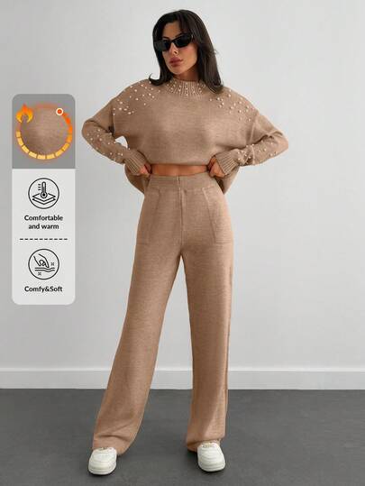 SHEIN Coordinato di maglione a collo alto con maniche lunghe e perle, e pantaloni in maglia