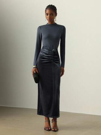 Vesra 女装秋冬新款针织修身立领天鹅绒褶饰花连衣裙