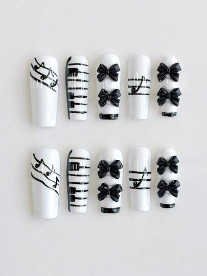 Anime 10 pezzi di unghie finte di alta qualità con note musicali nere e bianche e disegno di tastiera del pianoforte + 3 fogli di adesivo biadesivo, unghie finte a forma di bara rimovibili e riutilizzabili con elemento fiocco chic, adatte per vacanze, feste, ballo e uso quotidiano