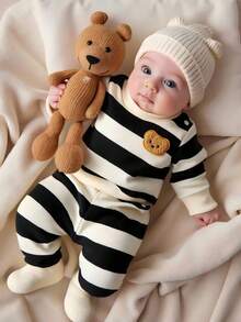 SHEIN Neugeborenen Jungen Schwarz-Weiß gestreiftes Top mit Rundhalsausschnitt und Langarm mit Teddybär Muster, kombiniert mit Hose in der gleichen Farbe, modisch, lässig, einfach und süß