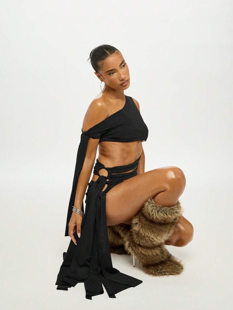 SUMWON WOMEN Asymmetric One Shoulder Crop Top With Cutout Design