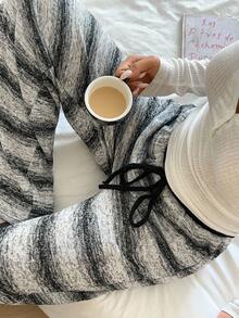 Aloruh Women's Vintage Striped Knit Low Waist Wide Leg Pants, Autumn/Winter - Black and White - View 5