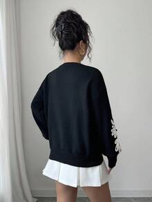 SHEIN Elenzya 女式刺绣圆领落肩长袖宽松针织毛衣，秋冬 - 黑色 - 查看 2
