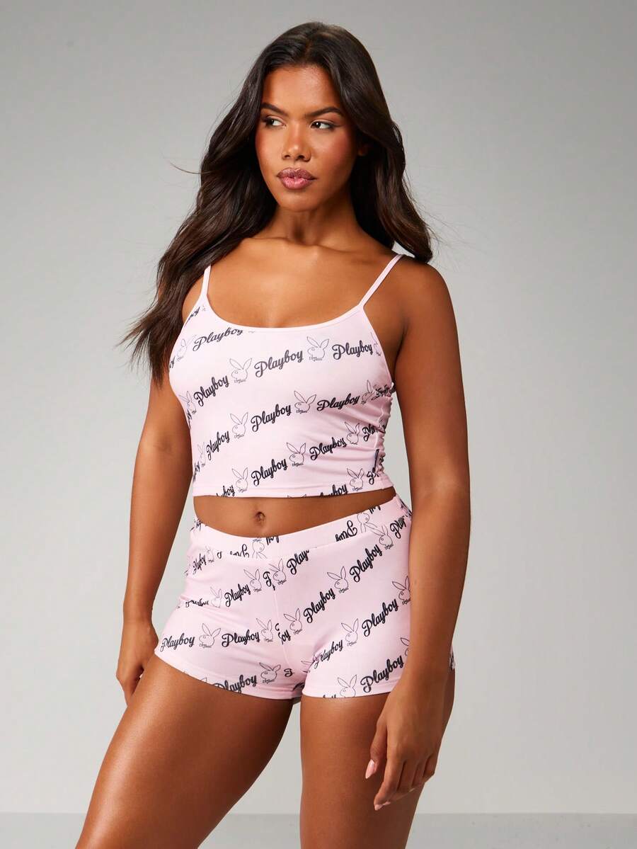 Missguided x Playboy Conjunto de dos piezas con estampado de logo de conejo en todo el diseño, incluyendo top tipo camiseta ajustada y shorts de tiro alto para mujer, ideal para fiestas de verano y clubes - Multicolor - Ver 1