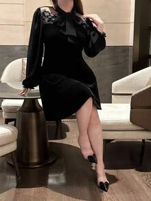 Flirla Gaun Ukuran Plus Elegan dengan Detail Renda Kontras dan Leher Berikat - Hitam - View 4