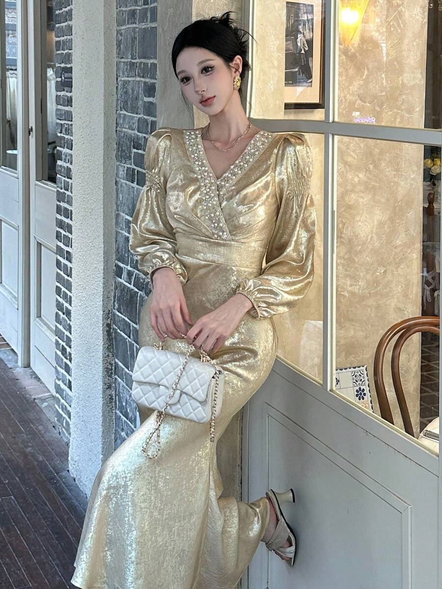 DAZY Vestido elegante de longitud media con mangas largas, decoración de perlas falsas y bajo de cola de pez con efecto metálico, vestido de fiesta, vestido largo - Beis - Ver 1