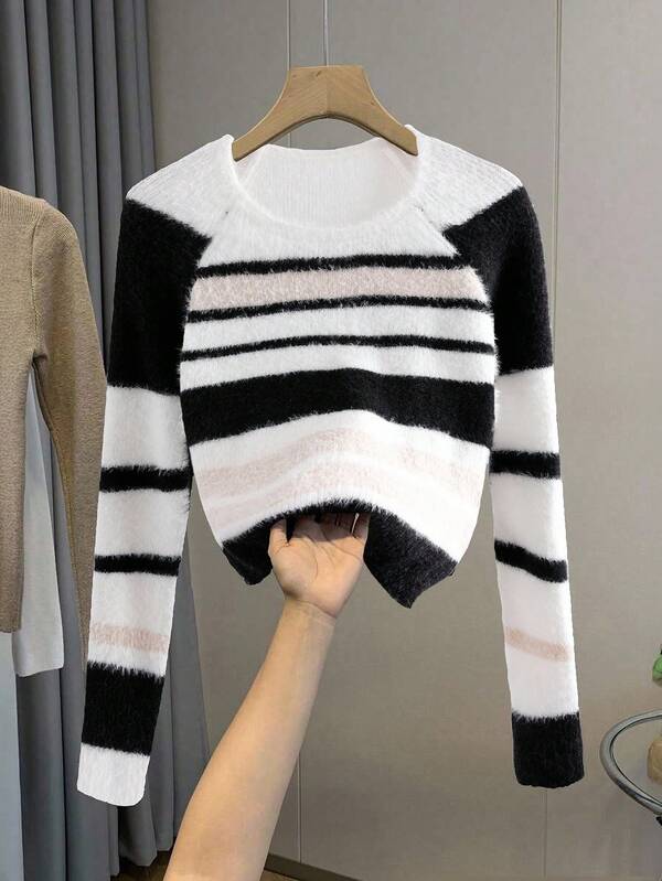 Regalyn 1pc Women Plus Size Contrast Color Striped Square Neck Raglan Sleeve Fitted Pullover Sweater